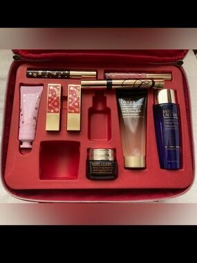 NWT 9 Estee Lauder 8 FULL SIZE FAVORITES & 1 Travel size & caseBeauty Colection